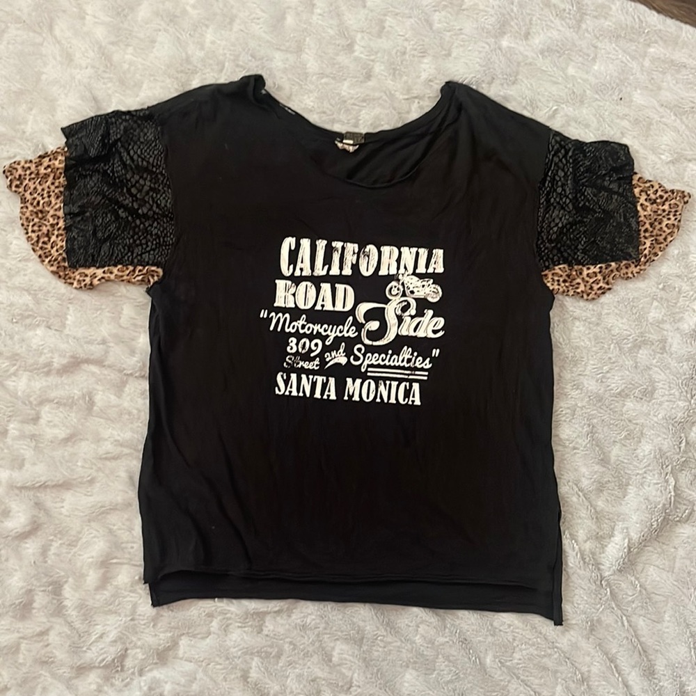 We the free graphic T-shirt with printed sleeve detail